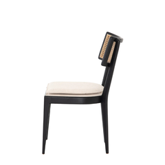 Comfort sitting ratten chair