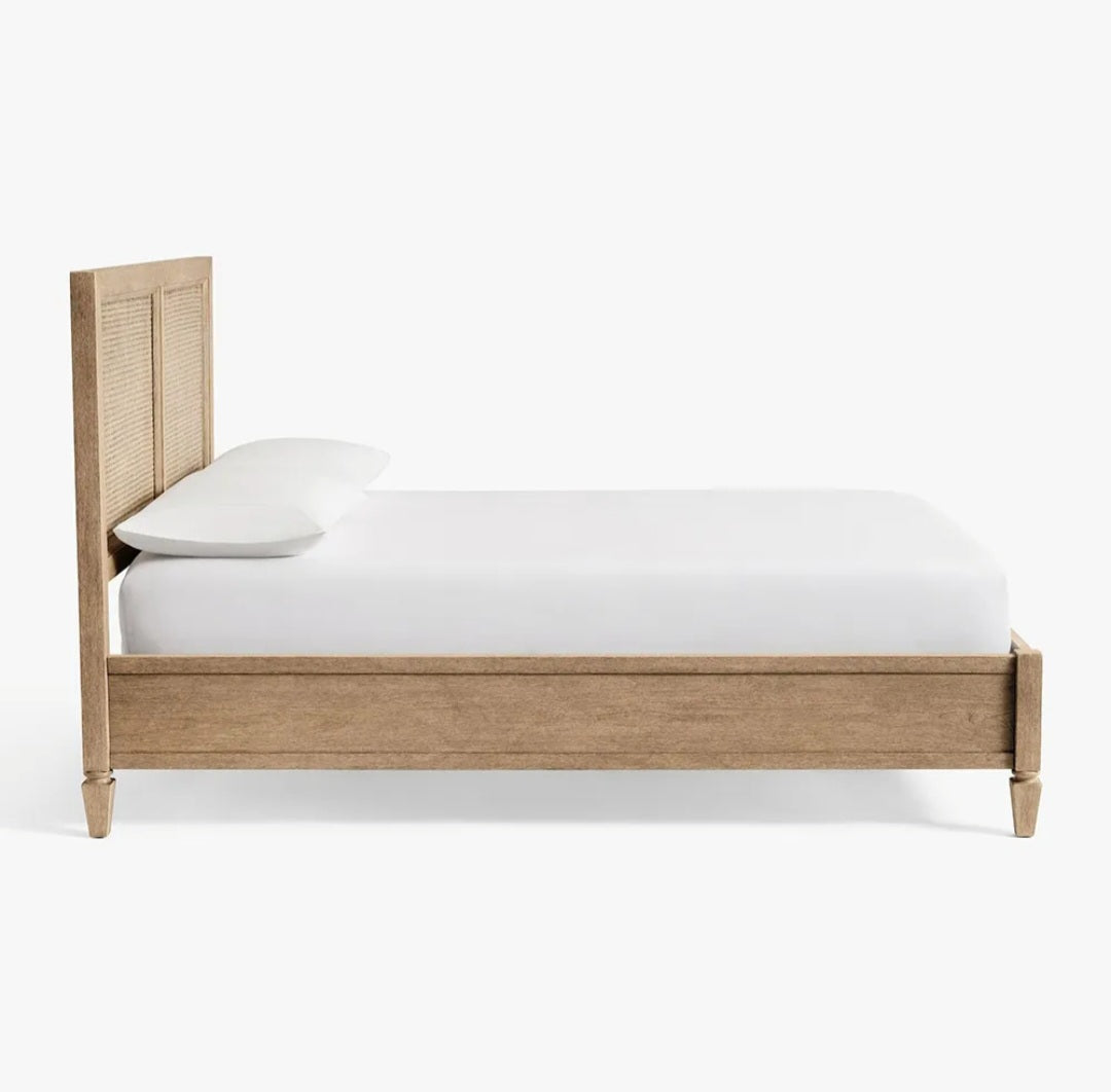 Hilson mango wood double bed