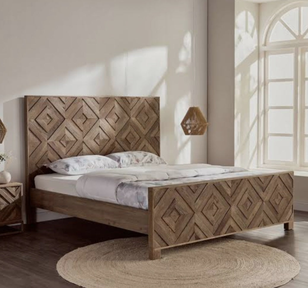 Helton Mango wood double bed